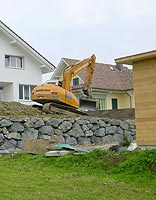 Rusch Erdbewegungen GmbH - Umgebungen - Wasserbausteinmauer