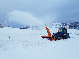 Radlader WL 70 mit Schneefräse Westa