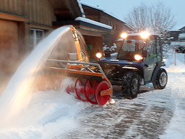 Terratrac TT240 mit Schneefräse Westa