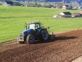 Traktor mit Kreiselegge